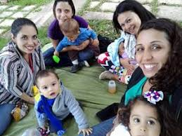 Los grupos de maternidad en redes sociales, un gran apoyo para superar las dificultades de la lactancia